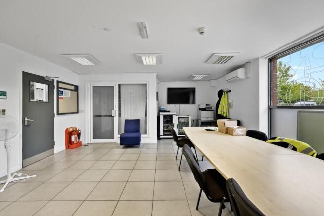 Photo 4. Open plan office - unit 1.
