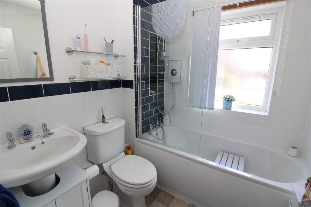 Apartment in Fareham, Hampshire - View 5