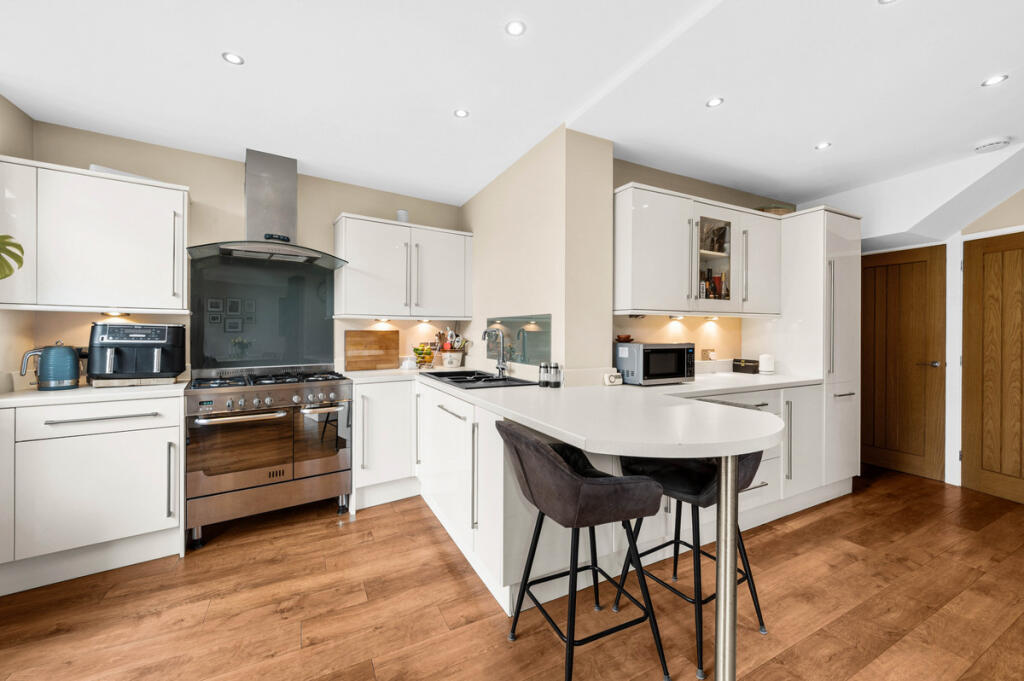 House in Oldham - View 4