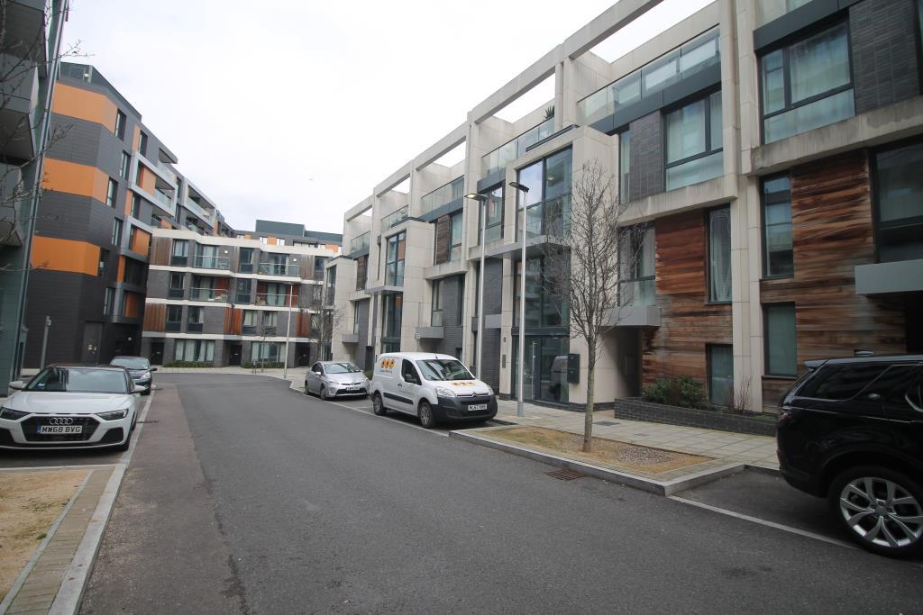 Main image of property: Hawthorne Crescent, Greenwich, SE10