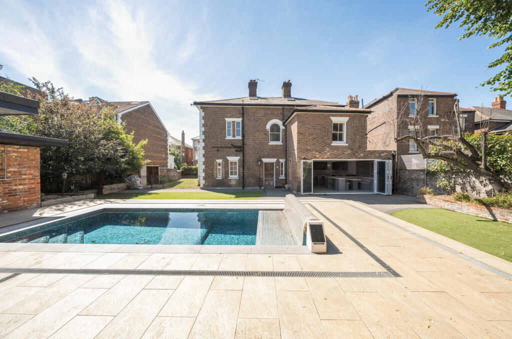 Victoria Grove, Southsea, Hampshire, PO5 - View 2