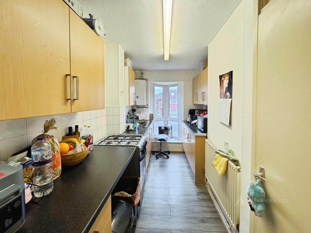 Apartment in Luton - View 3