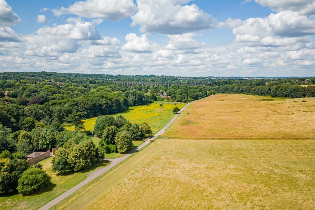 Additional image 28 of Tewin Water, Welwyn