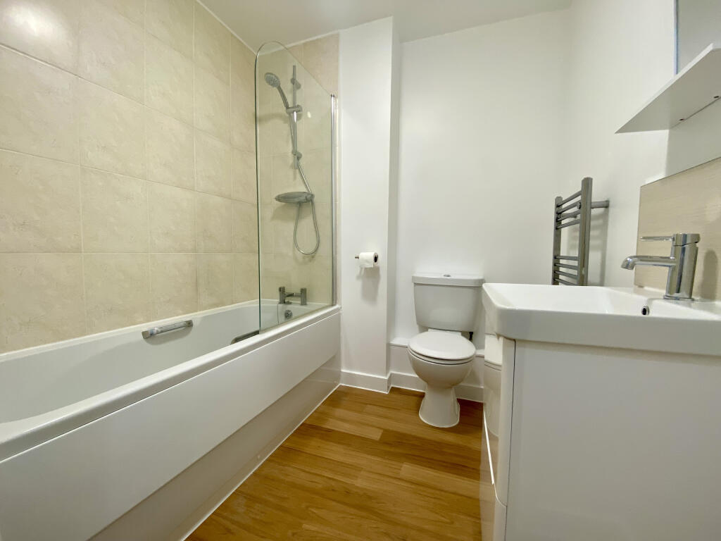 Flat 10, The Moorings, 21 Albert Way, East Cowes, photo 2