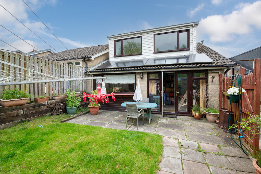 Wellington Road, Wilsden, West Yorkshire, BD15 - View 5