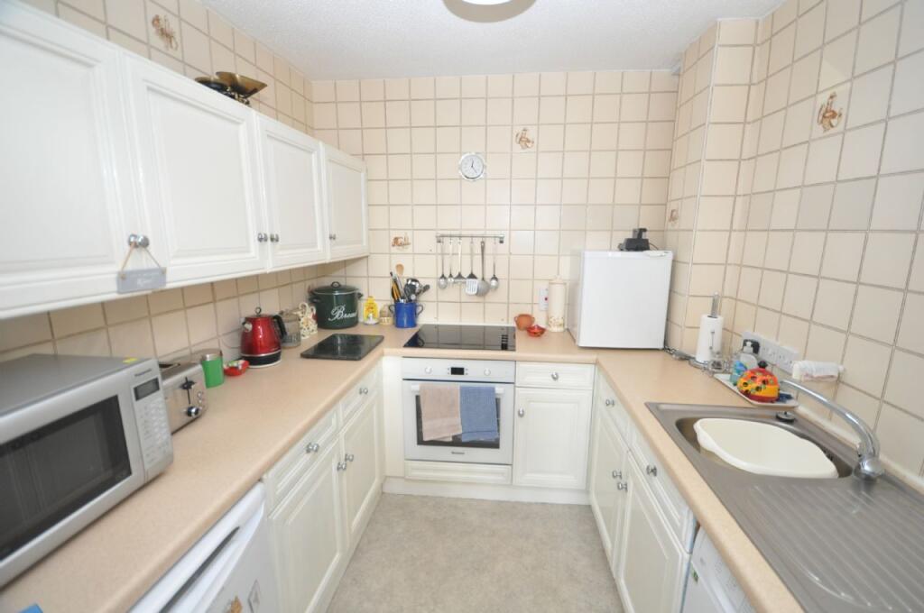 Louise Close, Walton-on-the-naze photo 3