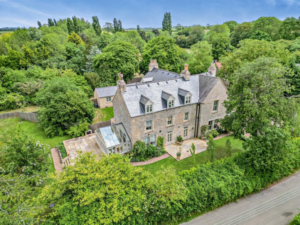 Main image of property: Folkingham Road, Pickworth, Sleaford, Lincolnshire
