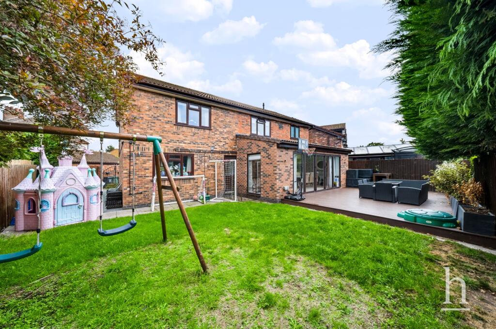 Tudor Grange, Greasby photo 4