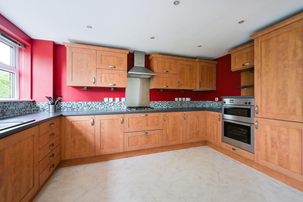 House in Epsom and Ewell, Manor Park - View 4
