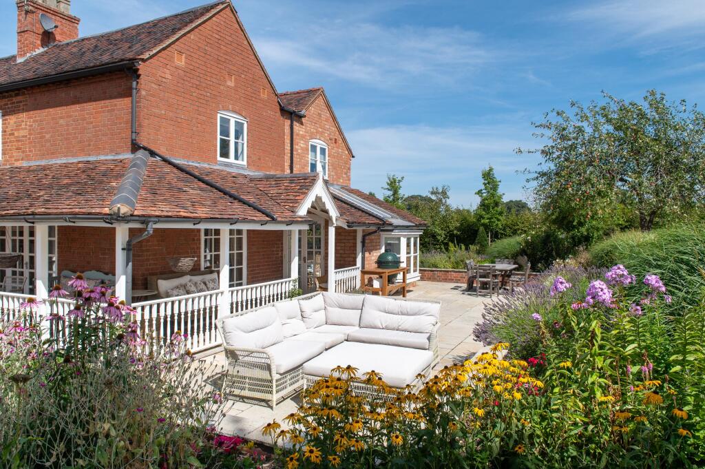Blackdown, Leamington Spa, Warwickshire, CV32 photo 2