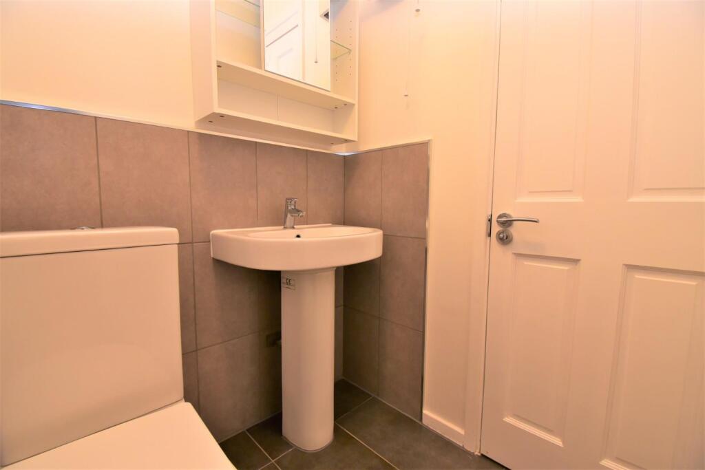 Apartment in Southall - View 5