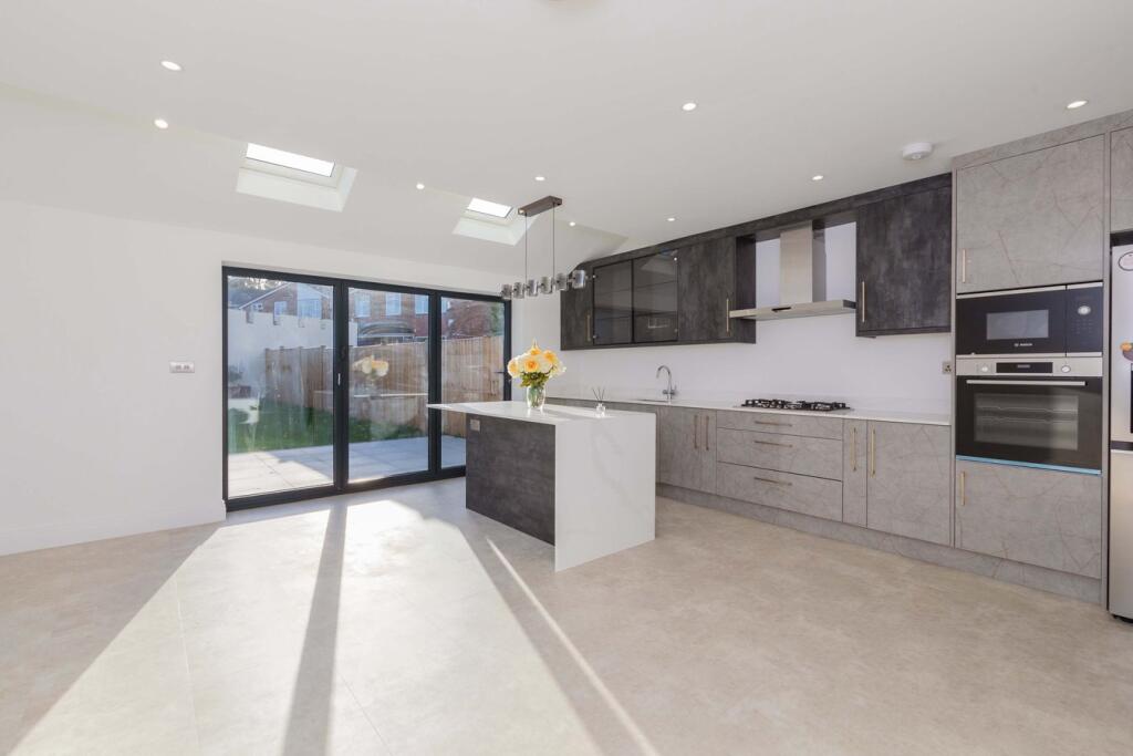 Altwood Road, Maidenhead, SL6 photo 3