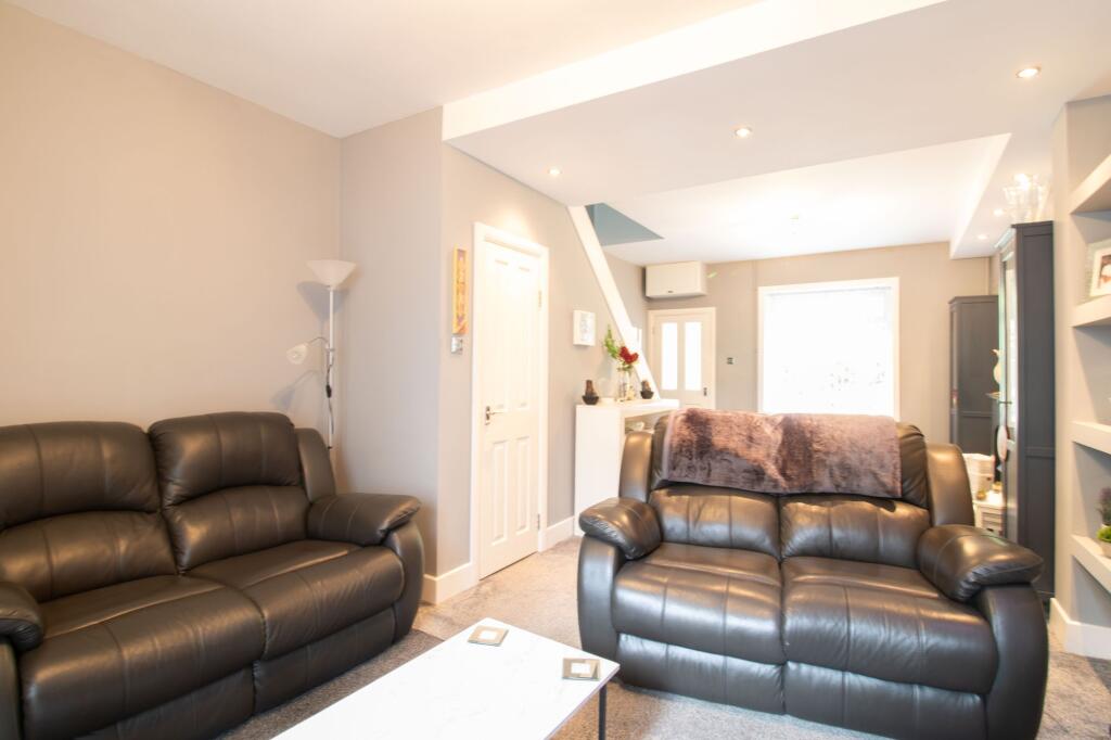 Main Road, Maesycwmmer, CF82 - View 5