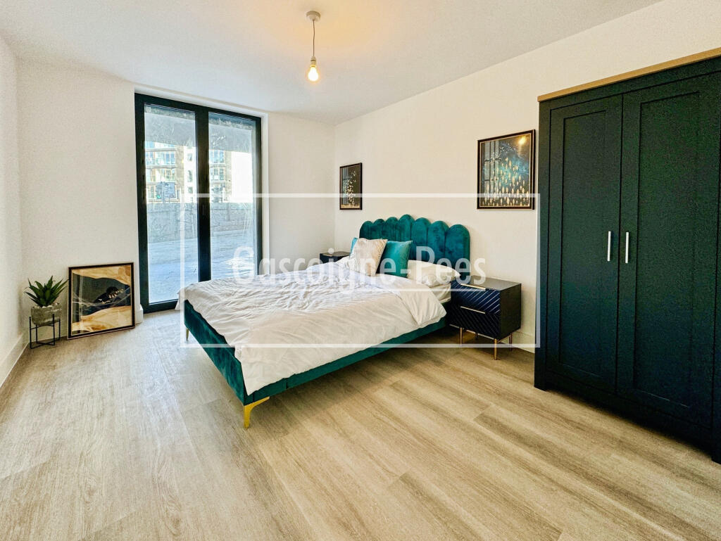Apartment in Rushmoor, Farnborough - View 3