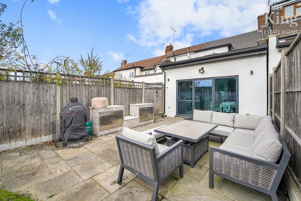 Epping Way, Chingford, E4 photo 4