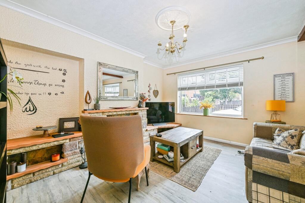 House in Nottingham - More
