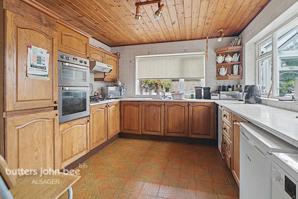 House in Stoke-on-Trent - View 4