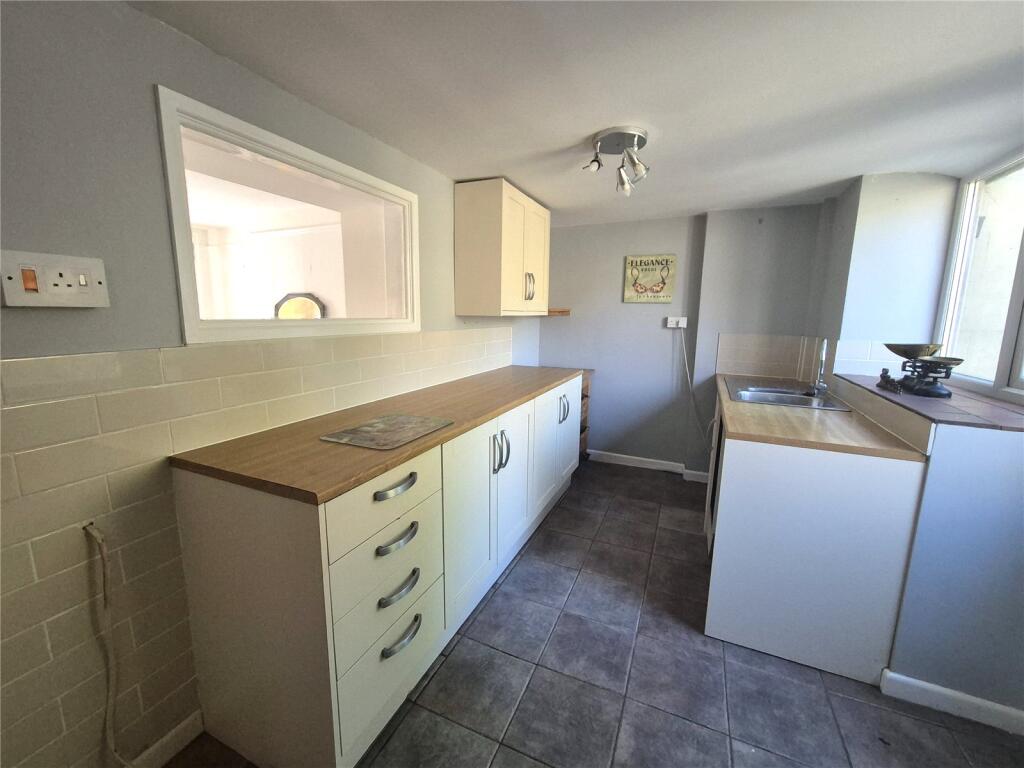 House in Taunton - View 3