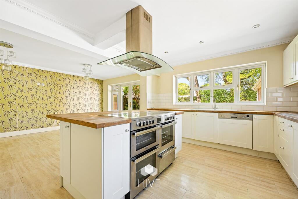 Hurn Road, Ringwood photo 3