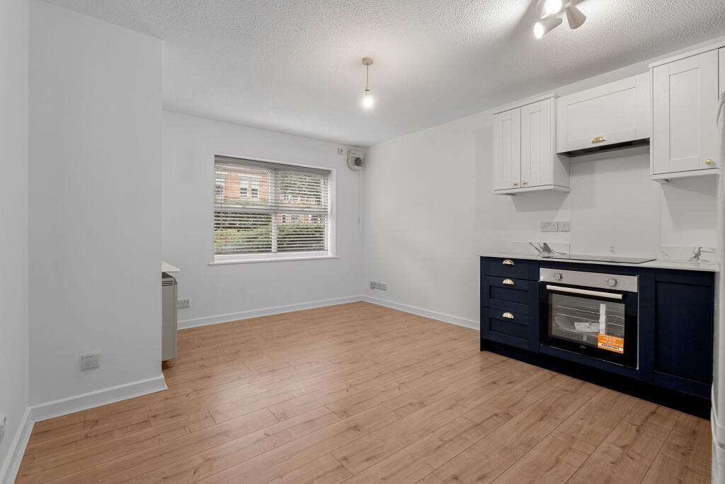 Apartment in Worcester - View 5