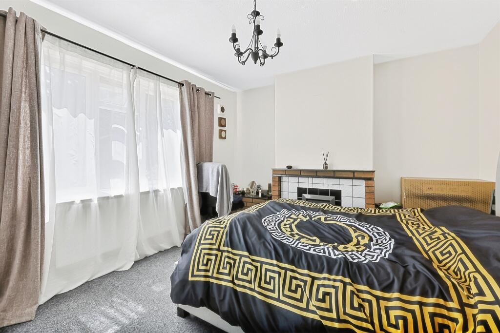 Pembroke Road, Northampton - View 3