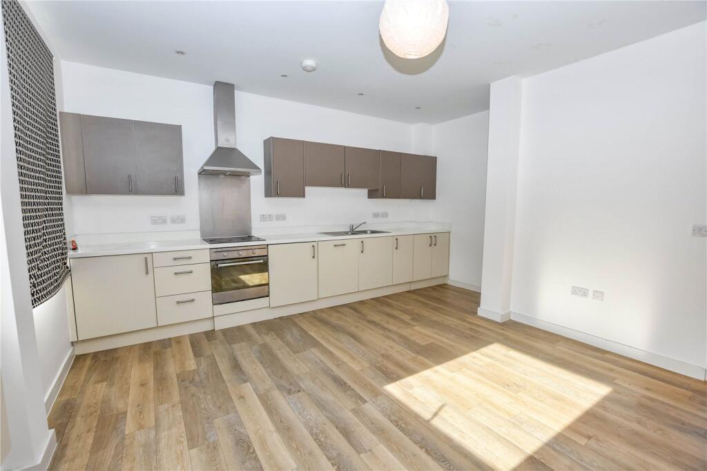 Apartment in Reading - View 2