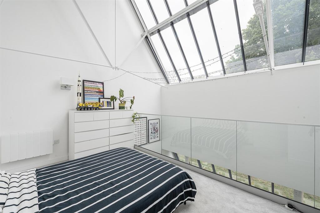 Apartment in St Albans - View 4