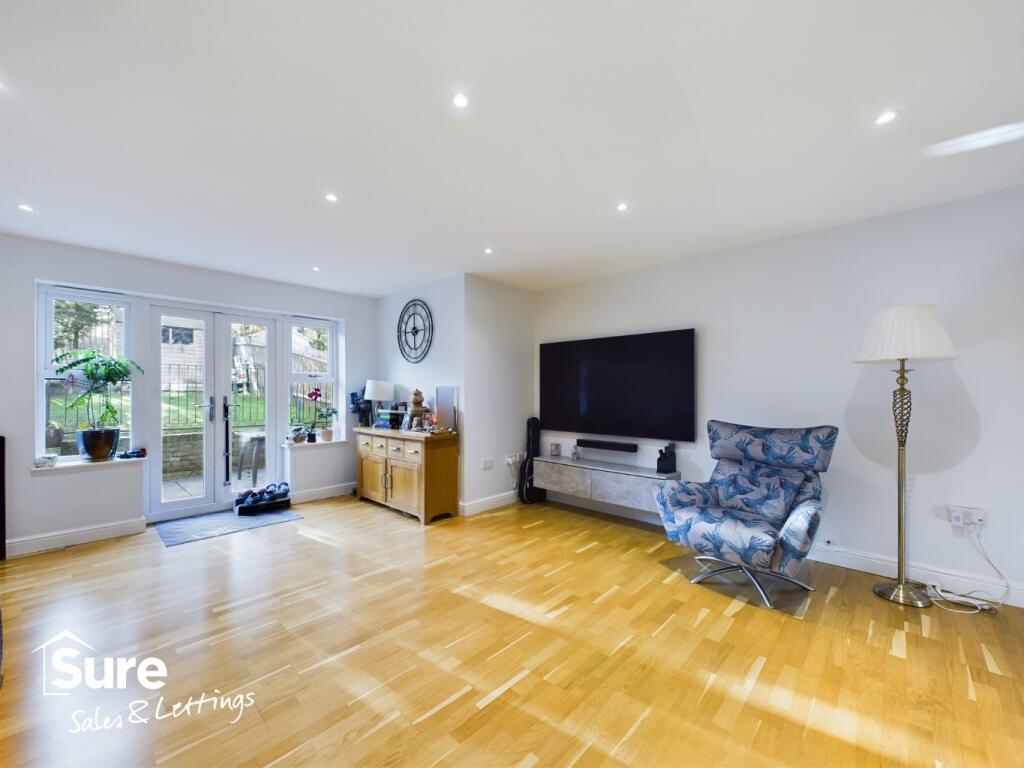 Main image of property: Aston Close, Hemel Hempstead, Hertfordshire, HP3 9HJ