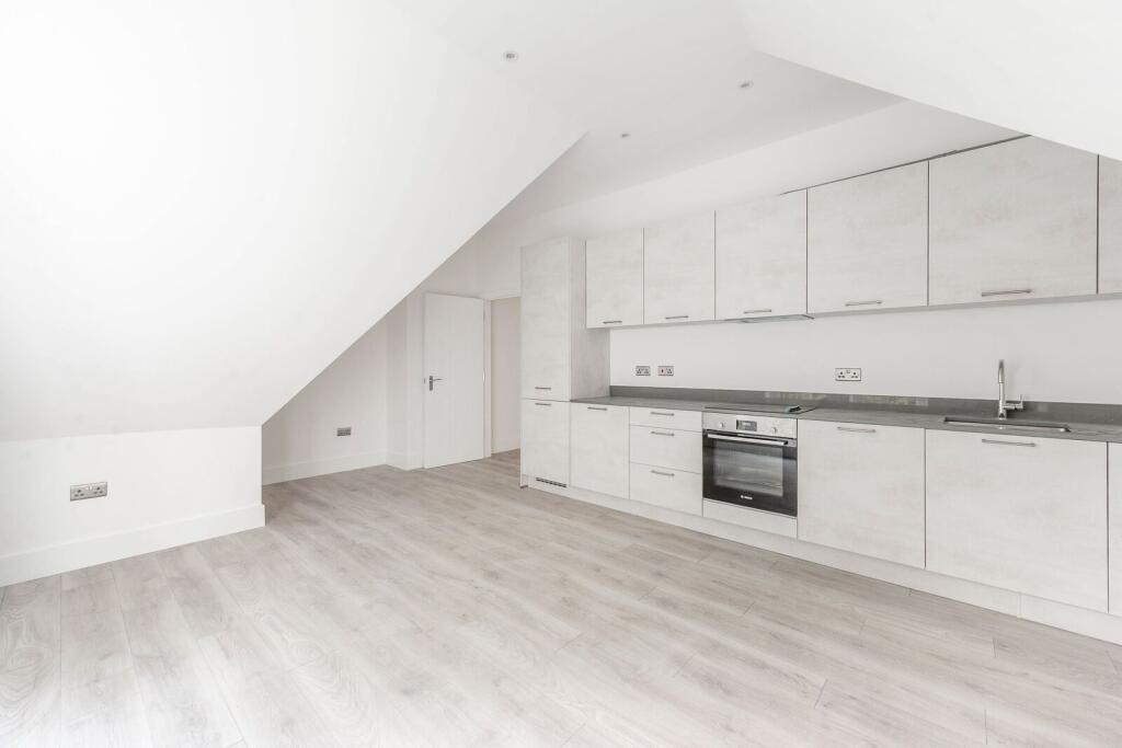 Apartment in London - View 3
