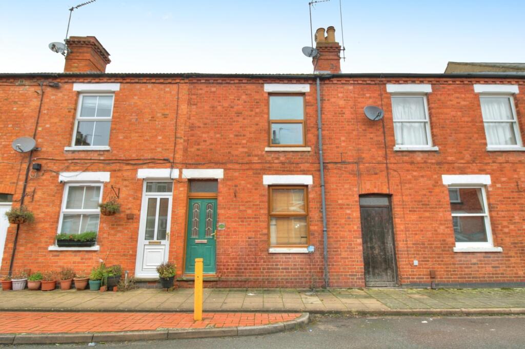2-bed terraced on St. Mary Street, Milton Keynes, MK13, £250,000