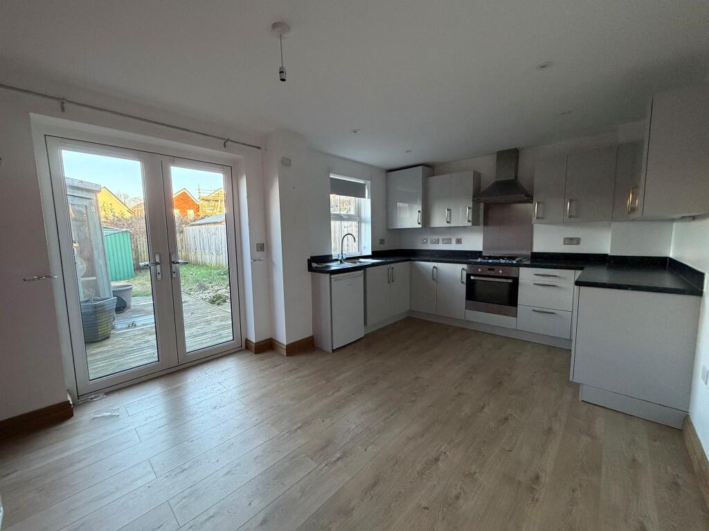 Enterprise Avenue, Tiverton photo 3
