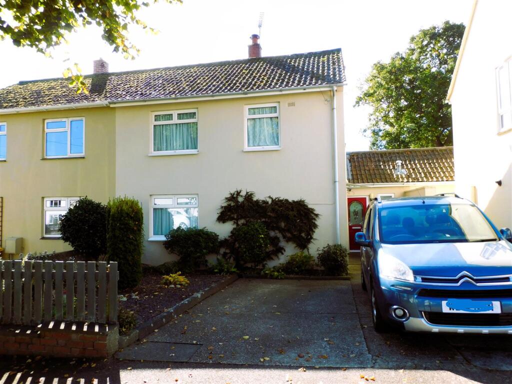 Elizabeth Road, Seaton photo 2