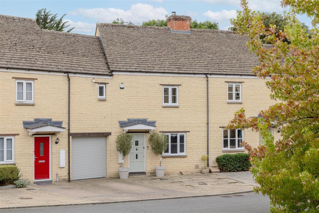 House in West Oxfordshire, Steeple Barton - More