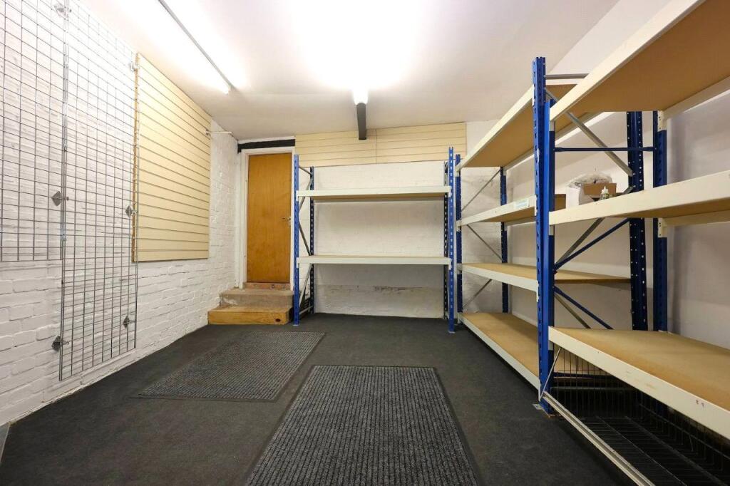 Apartment in Gloucester - View 4