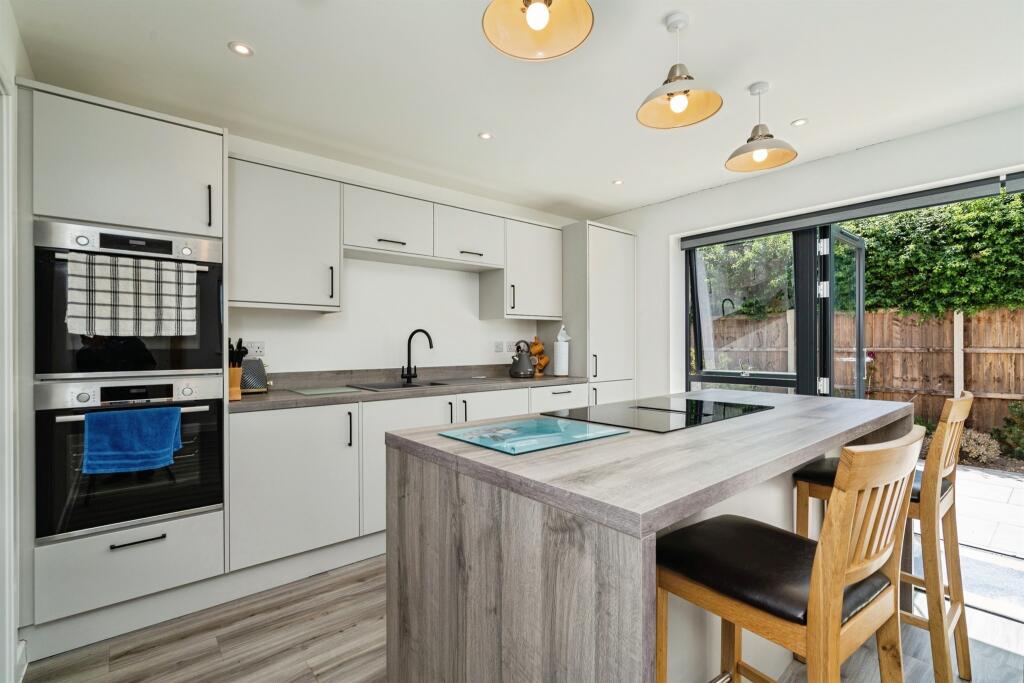 Fallow Drive, Banham, Norwich photo 4