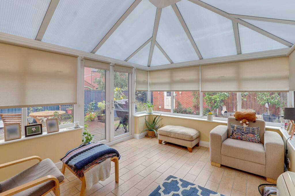House in Nottingham - View 4