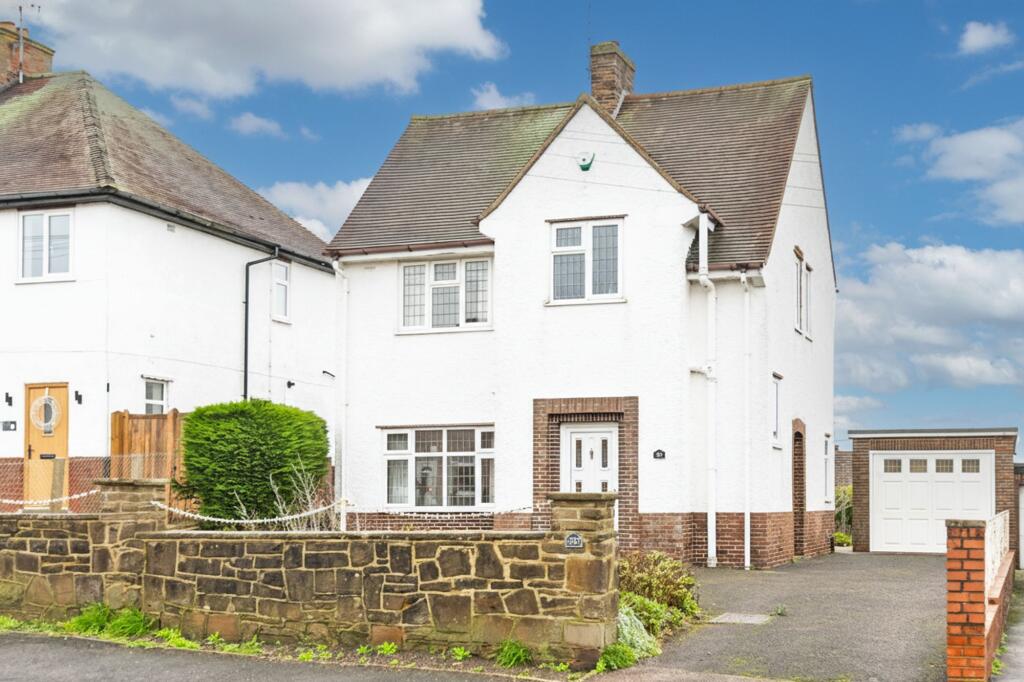 3-bed detached on Manor Road, Brimington, S43, £260,000