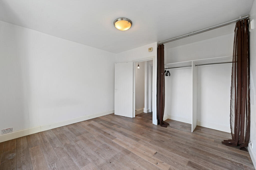 Apartment in London - More