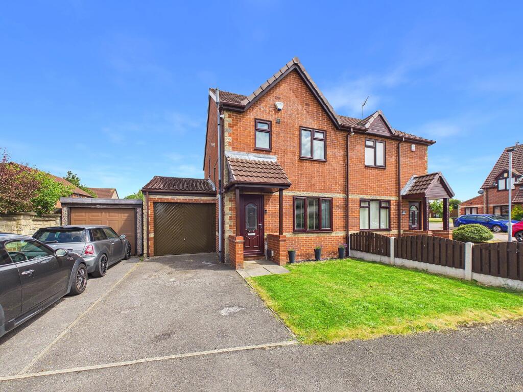 House in Rotherham, Throapham, Dinnington St. John's - View 4