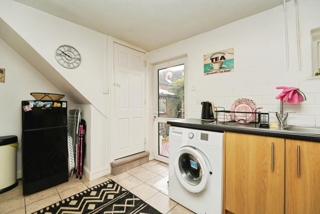 House in Worcester - View 3