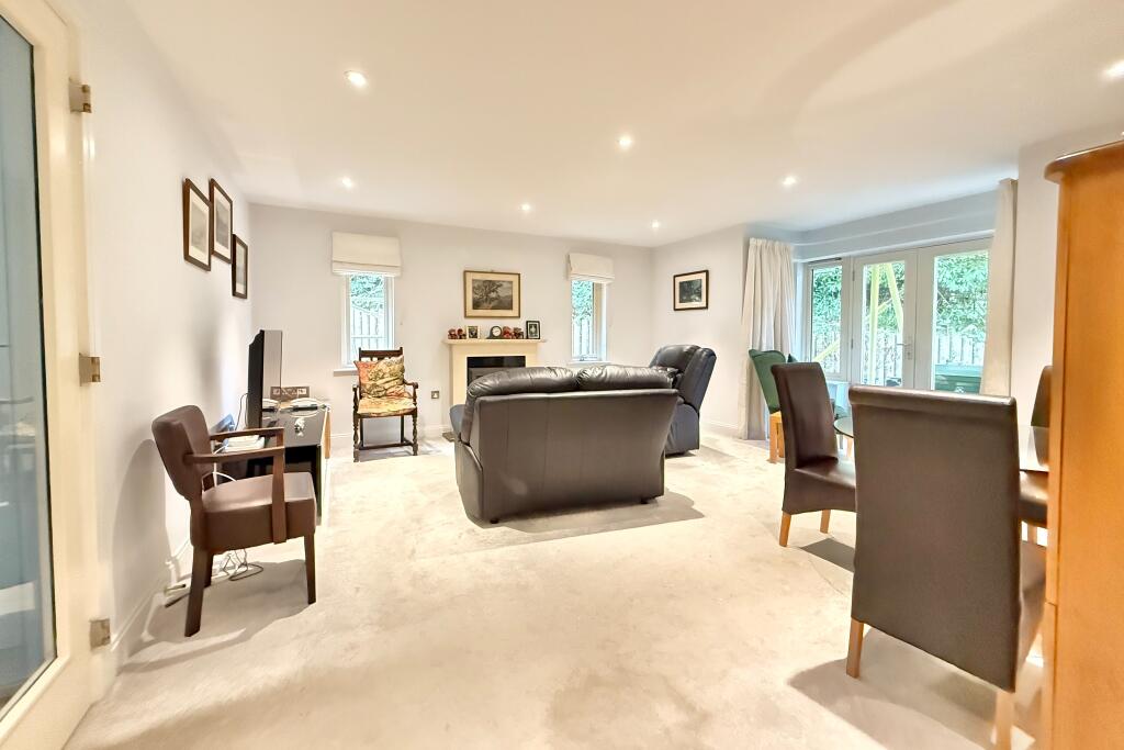 2-bed other on 5 Gilman Court, Bishopstoke Park Retirement Village, £500,000