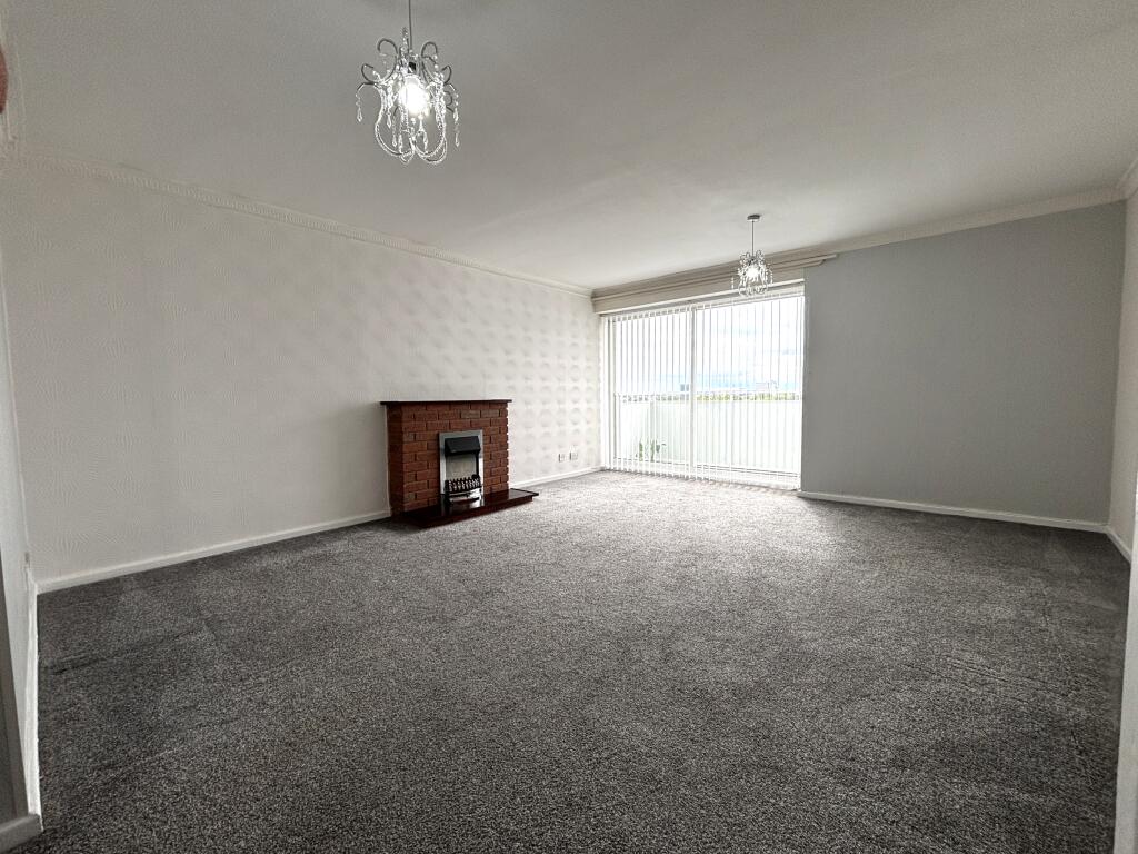 Apartment in Wolverhampton, West Midlands - View 2