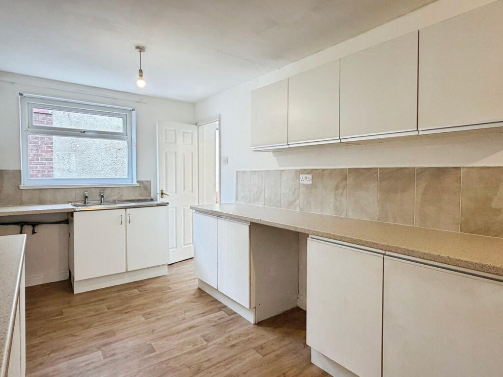 House in Hull - View 5