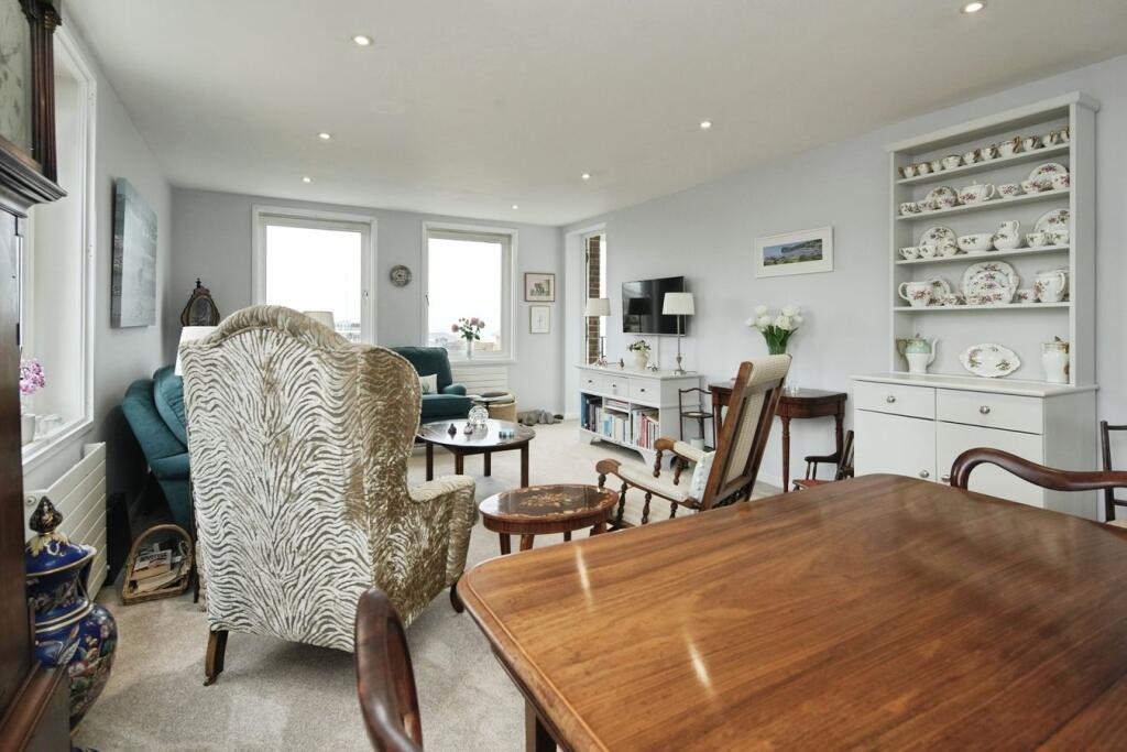 Apartment in Brighton - View 4