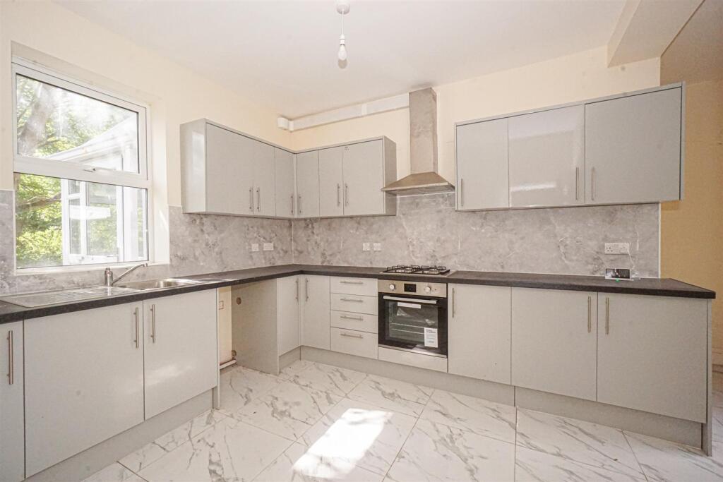 Apartment in Tonbridge - View 3