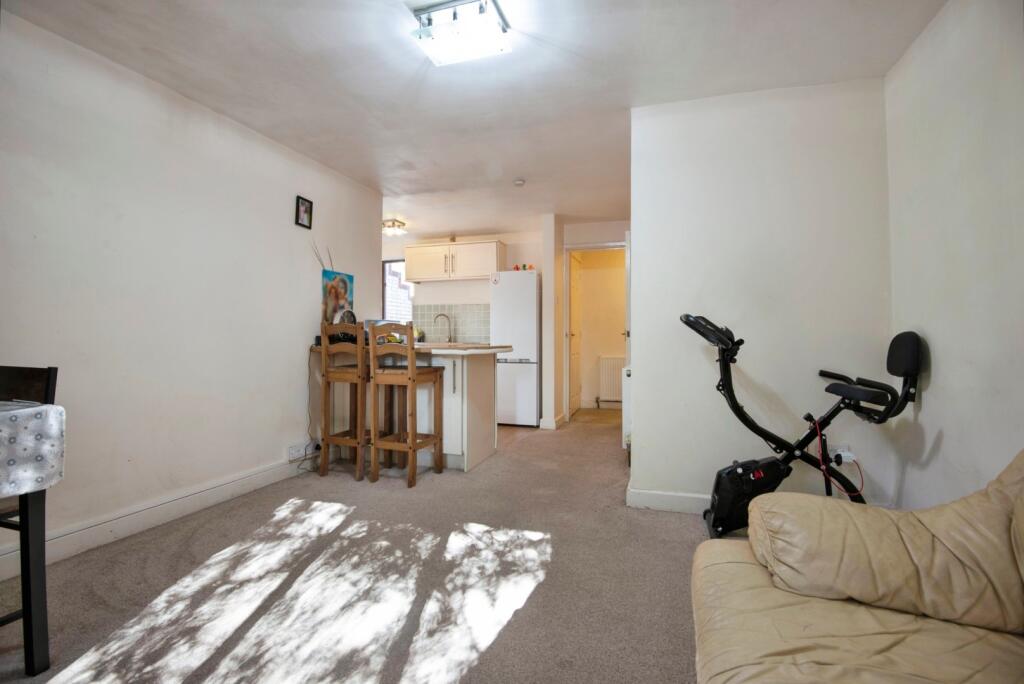 Apartment in Stevenage - View 3