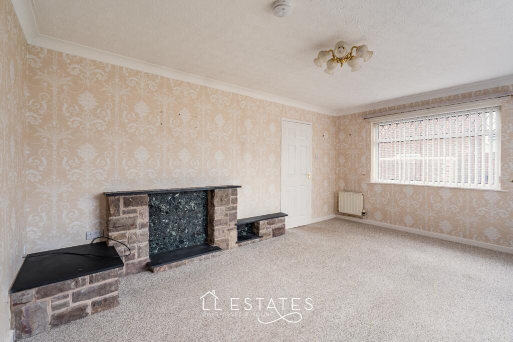 House in St Asaph, Pen Rhewl, St. Asaph - More