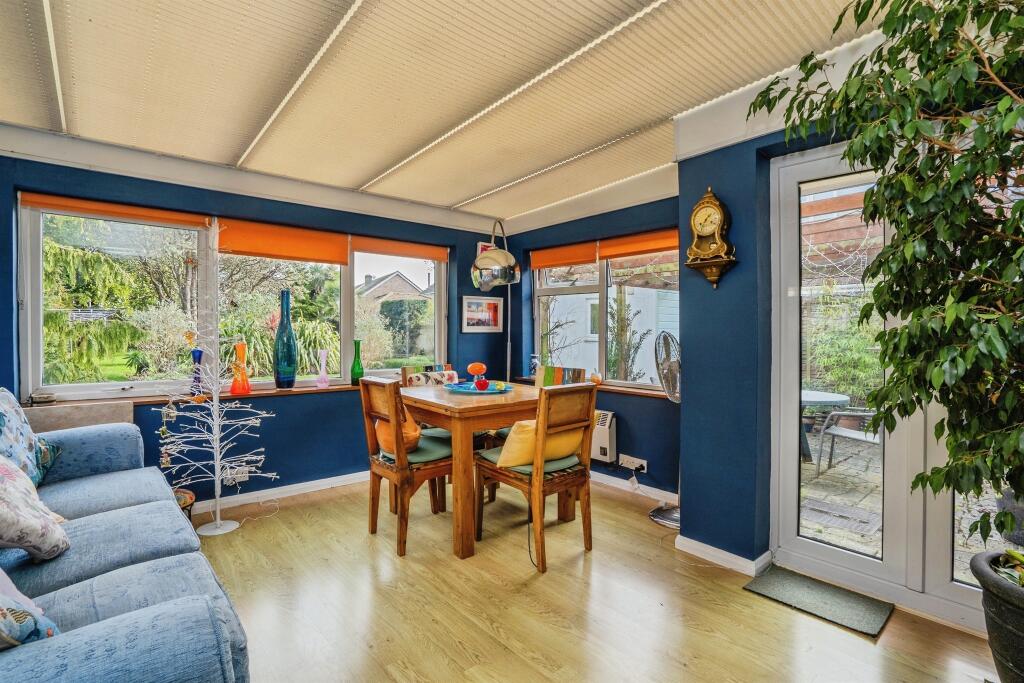 27 Lion Road photo 4