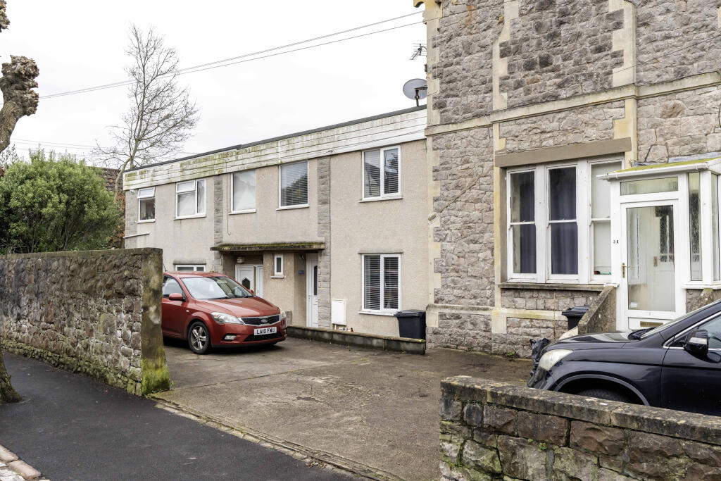 House in Weston-super-Mare, Whitecross Village - View 4