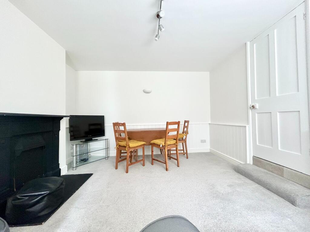 Apartment in Guildford - View 2